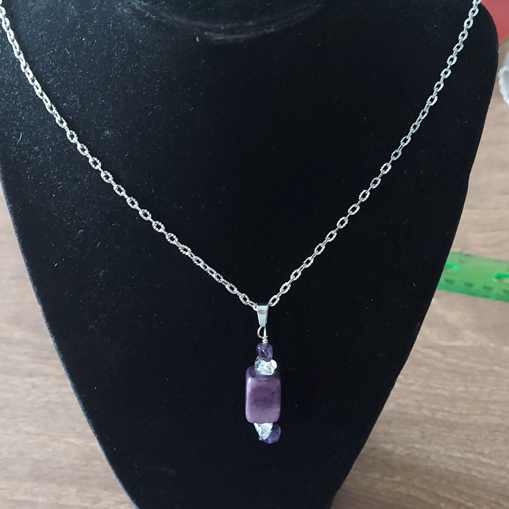 Elegant Purple Amethys Pendant Necklace